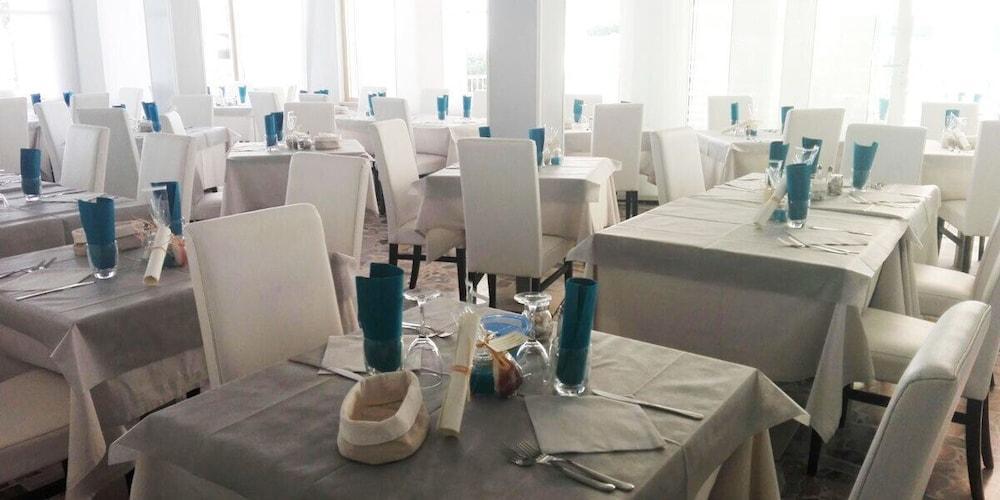 Hotel Ermeti B&B Brunch ريتشوني المظهر الخارجي الصورة